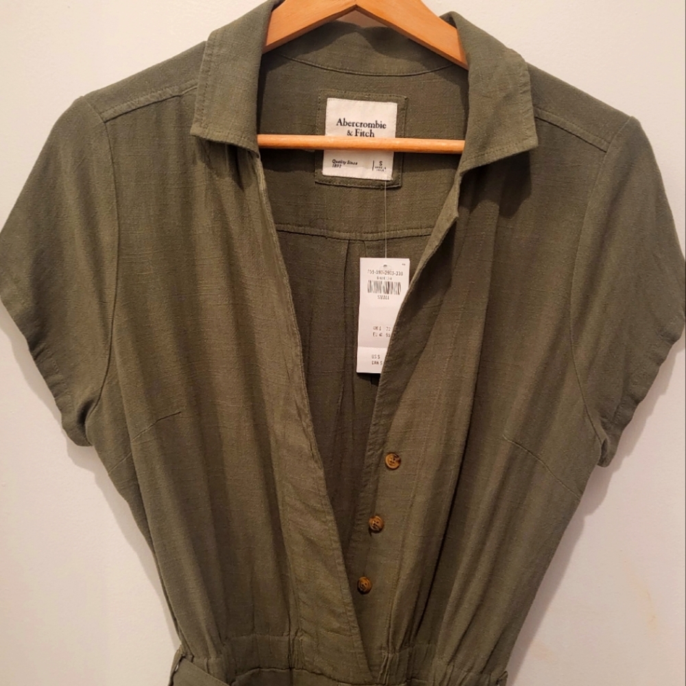 Abercrombie and Fitch Green Jumpsuit